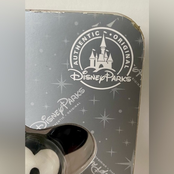 NEW Mickey & Minnie Mouse In Red Car Disney Parks Salt & Pepper Shakers Magnetic - Picture 4 of 11